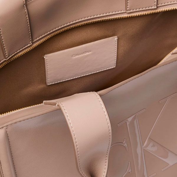 borsa-tote-con-monogramma-inciso