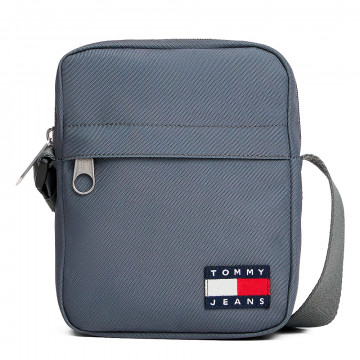 unverzichtbare-reportertasche-mit-aufschrift