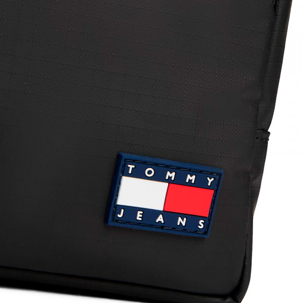 essential-tech-ripstop-fabric-toiletry-bag