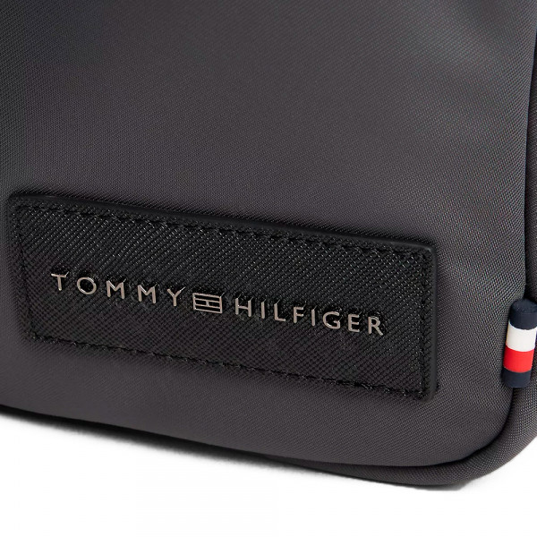 reporter-schultertasche-mit-aufnaher