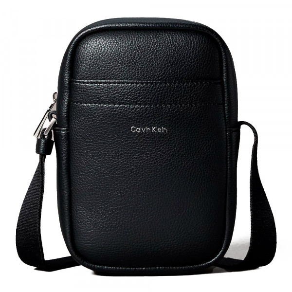 borsa-reporter-sottile-con-placca-con-logo-in-rilievo