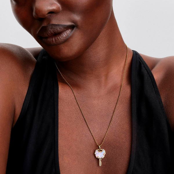 grand-pendentif-cle-amour-rose-opalescent