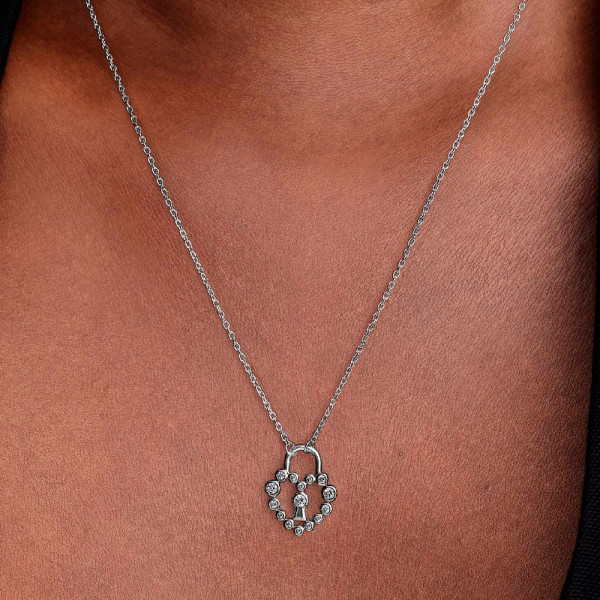 funkelnde-herzschloss-halskette