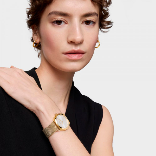 orologio-analogico-con-bracciale-in-acciaio-dorato-a-maglie-rotonde-di-carati