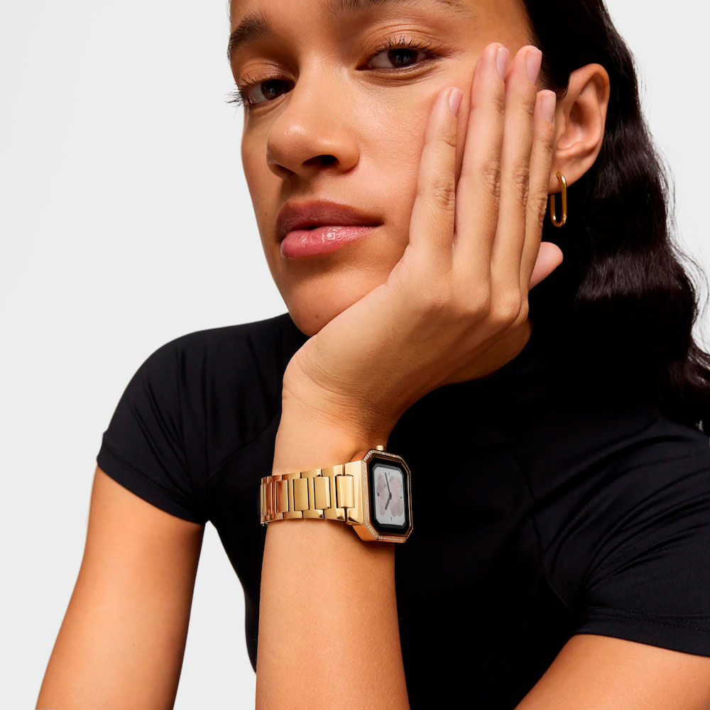 Tous Reloj smartwatch con brazalete de acero dorado y zirconitas B-Connect