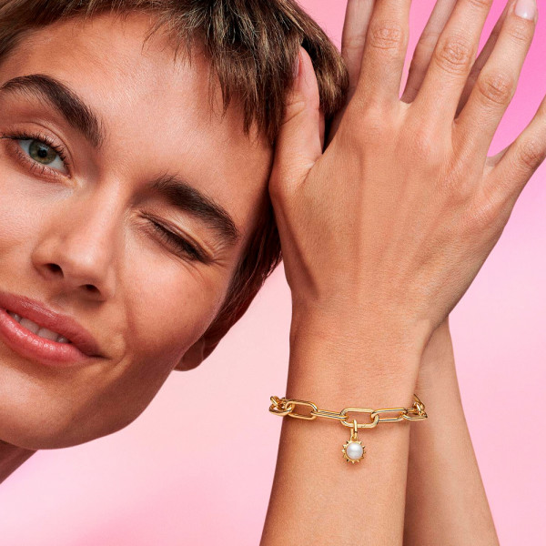 charm-mini-pendant-sun-cultured-freshwater-pearl-763035c01