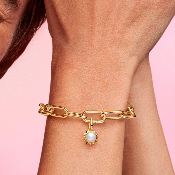 charm-mini-pendant-sun-cultured-freshwater-pearl-763035c01