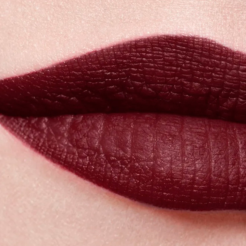 rouge-allure-velvet-rouge-noir-la-barra-de-labios-aterciopelada-luminosa