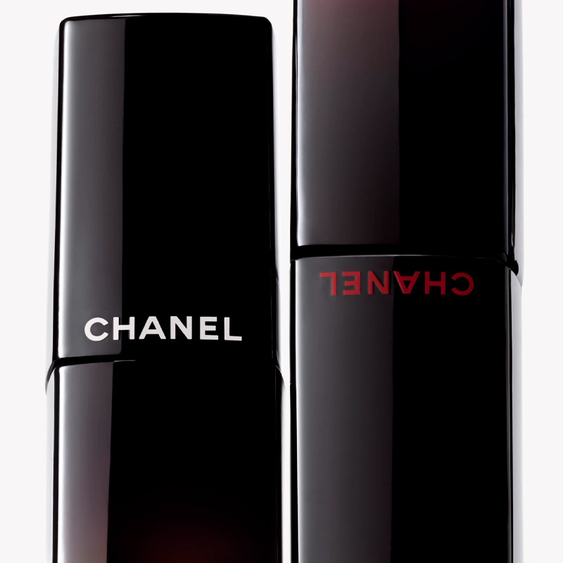 rouge-allure-laque-den-langtidsholdbare-blanke-flydende-laebestift