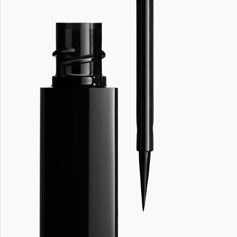 le-liner-de-chanel-eyeliner-hogprecisions-langvarig-och-vattentat-vatska