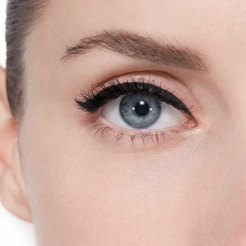 le-liner-de-chanel-eyeliner-wysoka-precyzja-trwalosc-i-wodoodpornosc-plynu