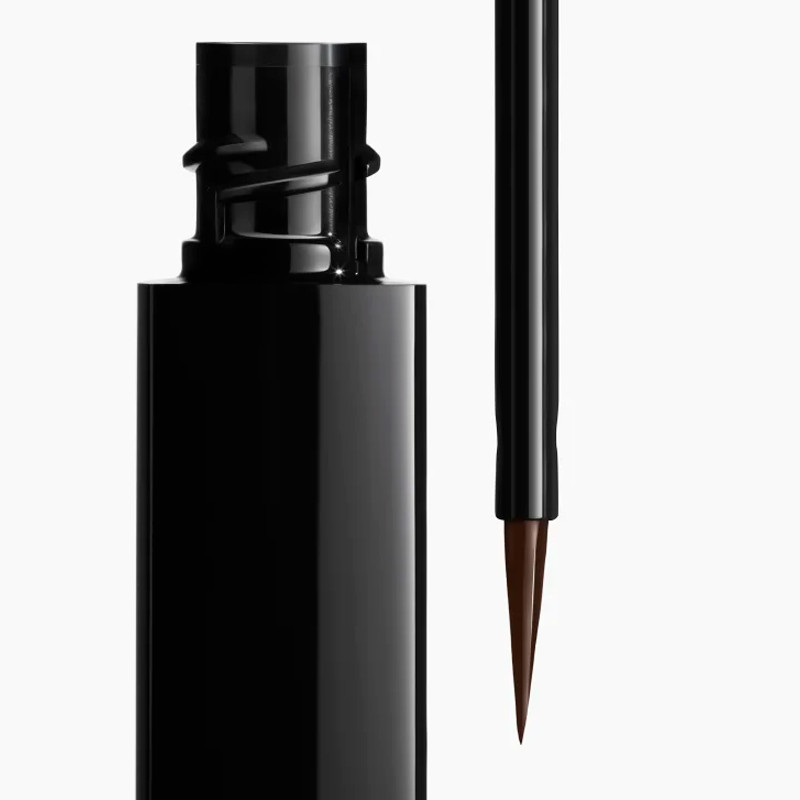 le-liner-de-chanel-eyeliner-liquido-de-alta-precision-larga-duracion-y-waterproof