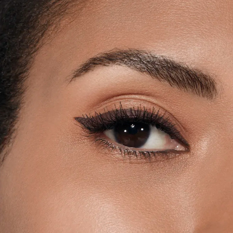 le-liner-de-chanel-eyeliner-liquido-de-alta-precisao-longa-duracao-e-a-prova-d-agua