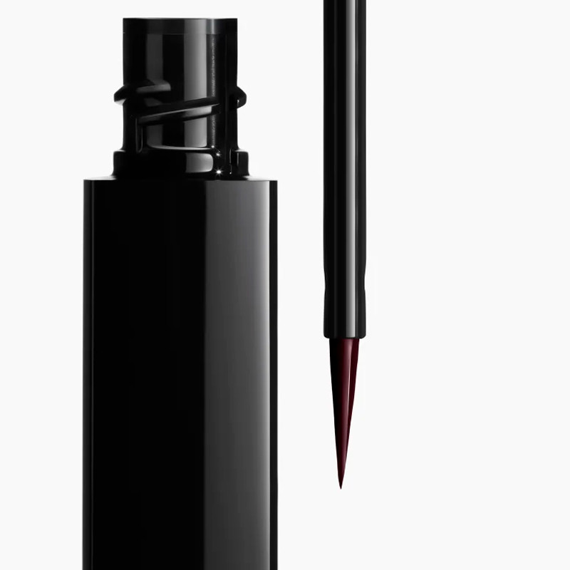 le-liner-de-chanel-eyeliner-wysoka-precyzja-trwalosc-i-wodoodpornosc-plynu