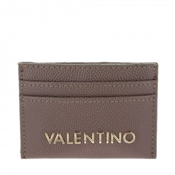 titulaire-de-la-carte-divine