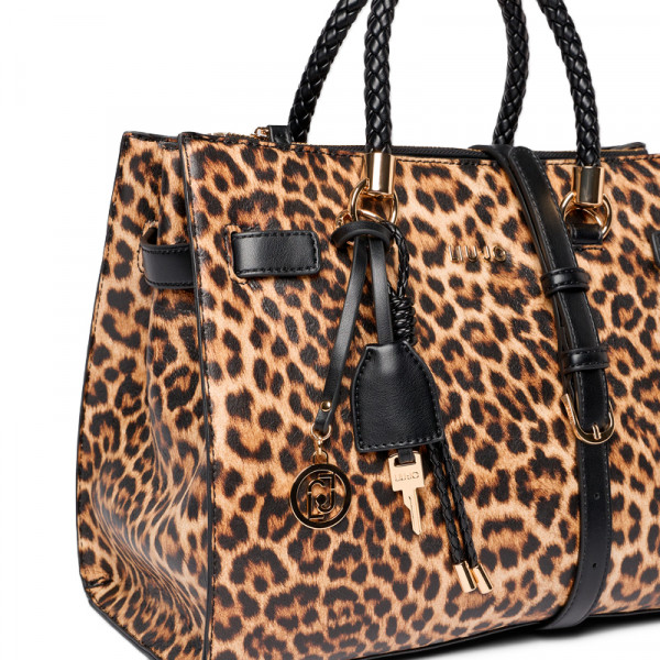 bolso-satchel-mediano-con-charms