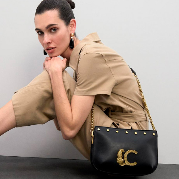 schultertasche-mit-tiernieten