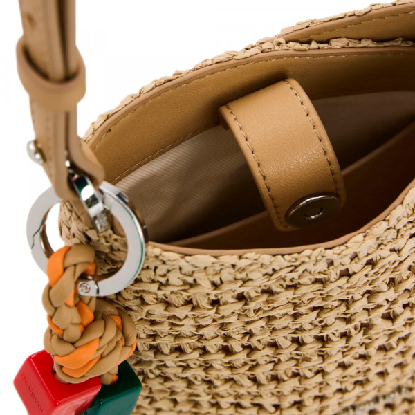 carteira-para-celular-com-pingentes-de-rafia