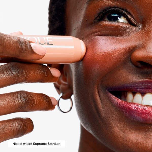 chubby-stick-sculpting-highlight-maquillage-pour-mettre-en-valeur