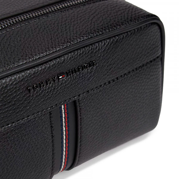 necessaire-granulada-com-logotipo-metalico