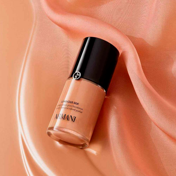 luminous-silk-foundation-flytande-foundation
