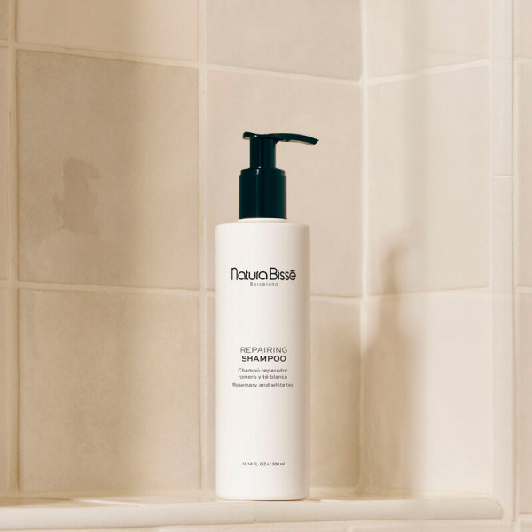 repairing-shampoo-herstellende-shampoo-rozemarijn-en-witte-thee