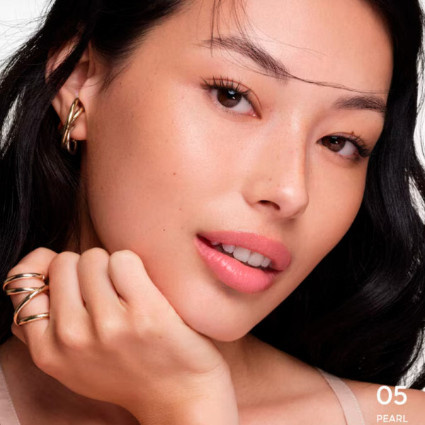 terracota-joli-teint-color-treatment-for-beautiful-skin-a-fresh-healthy-face-effect