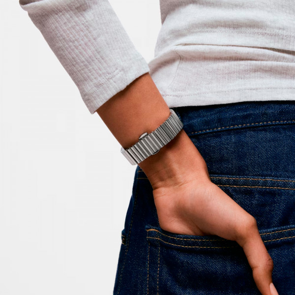 smartwatch-s-connect-con-bracciale-in-acciaio-e-zirconi