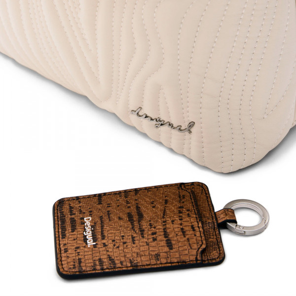 petit-sac-a-dos-avec-gravures