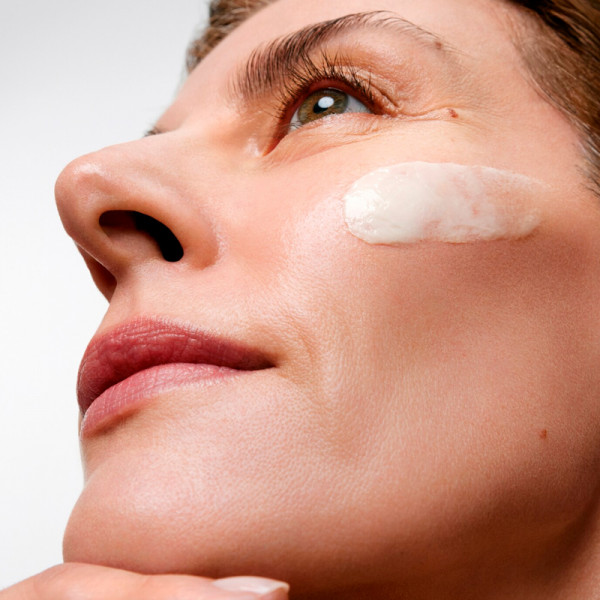 creme-legere-sculptante-stimulskin-plus-creme-legere-pour-le-visage