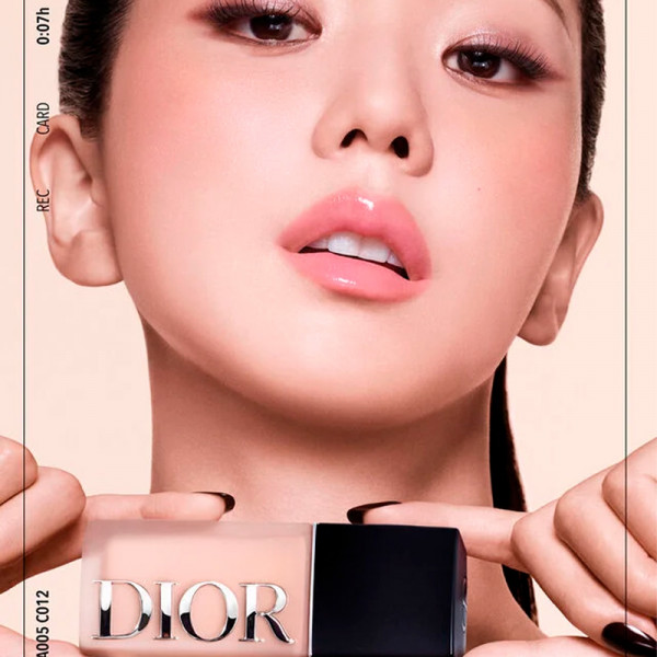 dior-forever-skin-wear-naturlicher-matter-foundation-blender-24-stunden-halt-wischfest-dreifach-pflege-lsf-20-pa