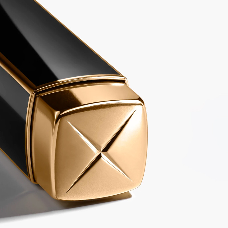 rouge-allure-velvet-limited-edition-the-luminous-velvet-lipstick