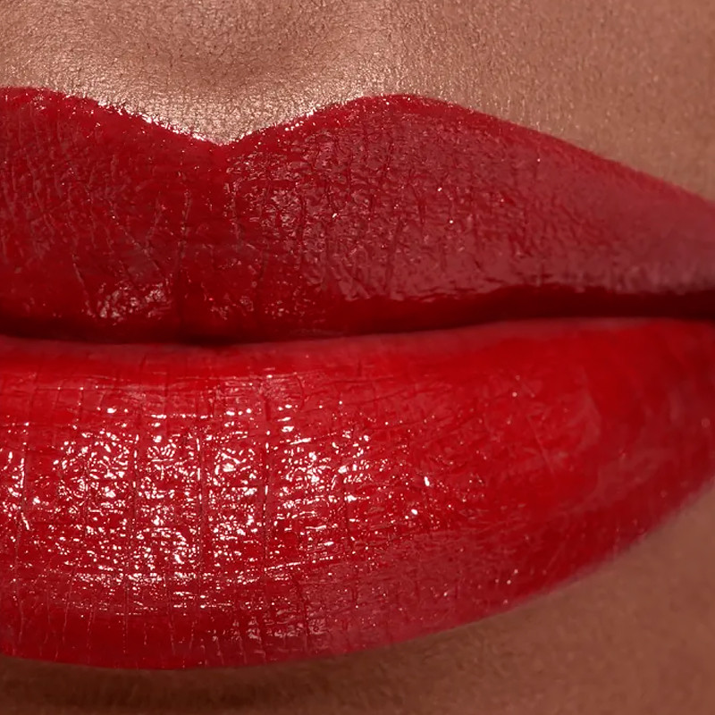 rouge-coco-long-lasting-satin-lipstick-moisturizing-and-smoothing-treatment