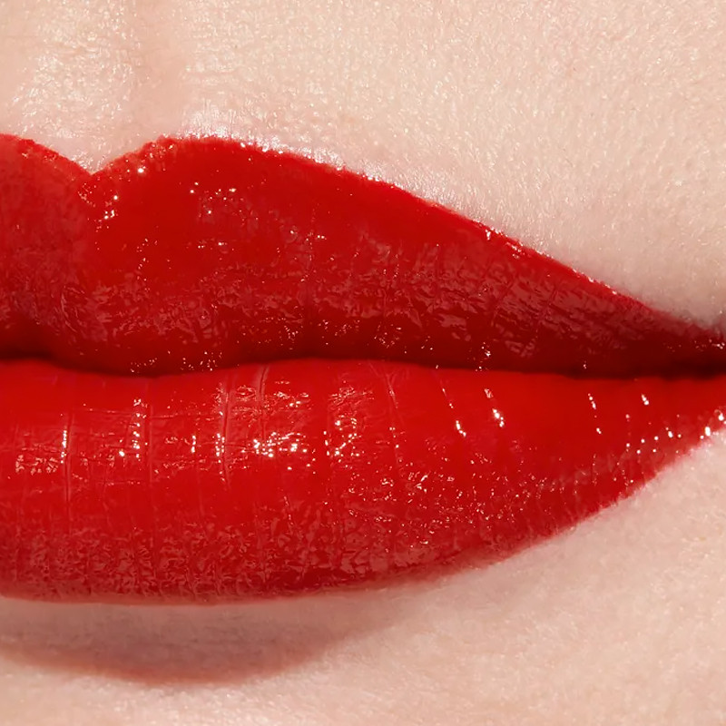 rouge-coco-long-lasting-satin-lipstick-moisturizing-and-smoothing-treatment