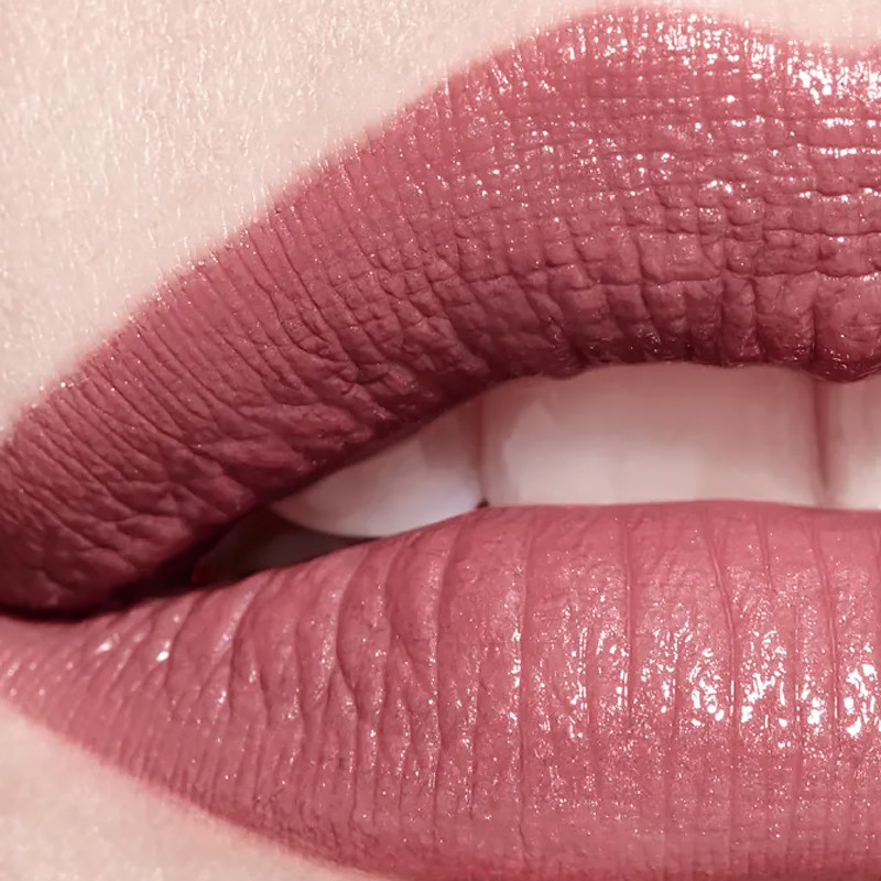 rouge-coco-long-lasting-satin-lipstick-moisturizing-and-smoothing-treatment