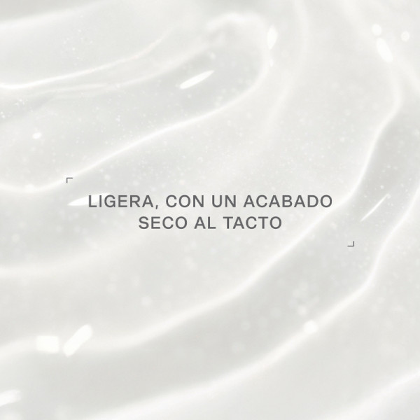 white-caviar-light-infusion-essence-verhelderende-en-hydraterende-essence