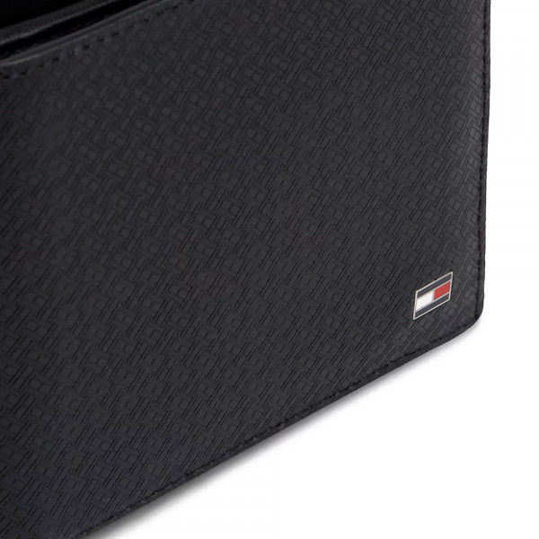 cartera-de-piel-con-logo-en-relieve