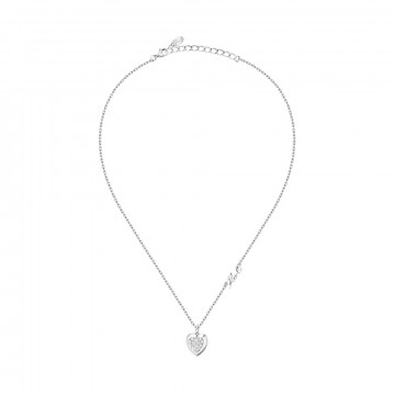 collana-con-ciondolo-a-forma-di-cuore