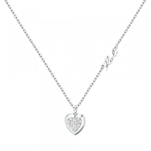 necklace-with-heart-shaped-pendant