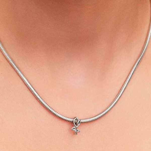 ciondolo-a-forma-di-tulipano-traforato-794488c00