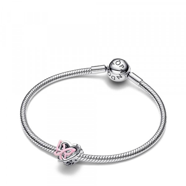 anhanger-mit-verschlungenem-herz-und-schmetterling-794475c01