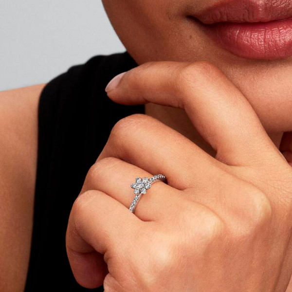 funkelnder-blumenring-194499c01