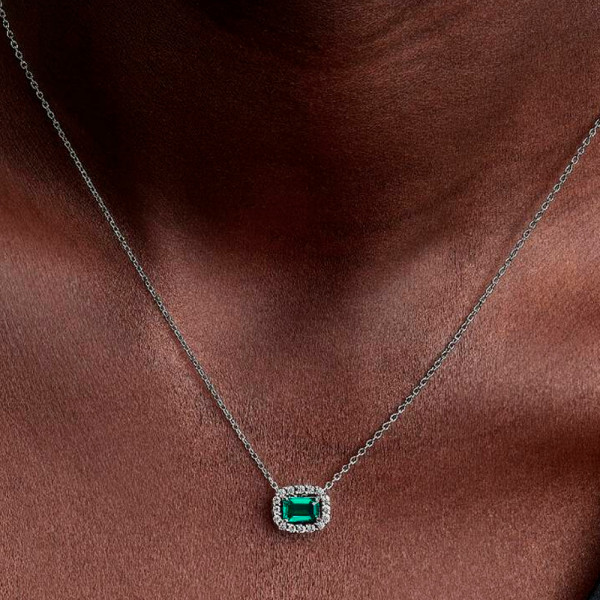 collana-con-ciondolo-rettangolare-a-forma-di-aureola-verde-brillante-394503c01