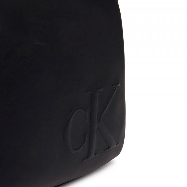 reporter-shoulder-bag-with-engraved-monogram