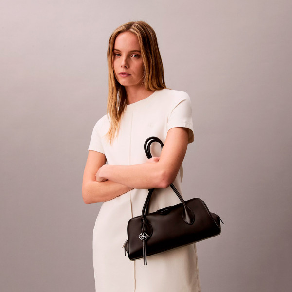 petit-sac-bandouliere-avec-logo-emblematique