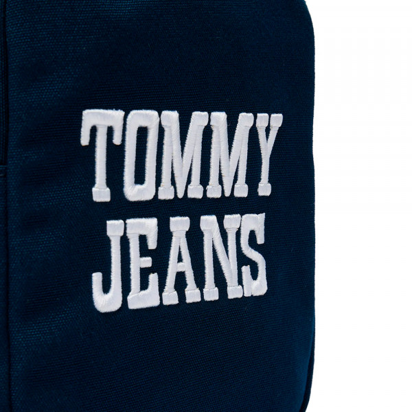 journaliste-universitaire-audacieux