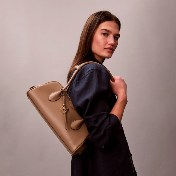 sac-bandouliere-a-logo-emblematique