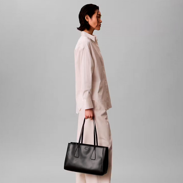 business-tote-bag-with-monogram-logo