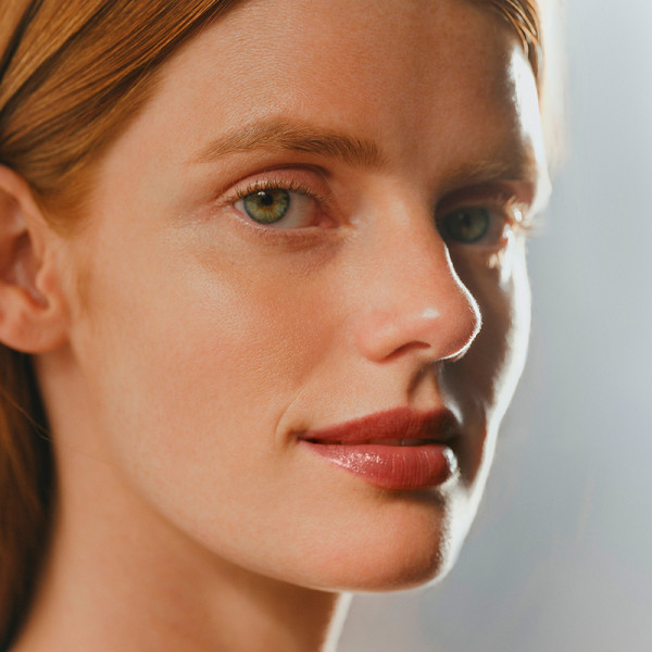 phyto-rouge-shine-26-rouge-a-levres-hydratant-et-rechargeable-avec-brillance