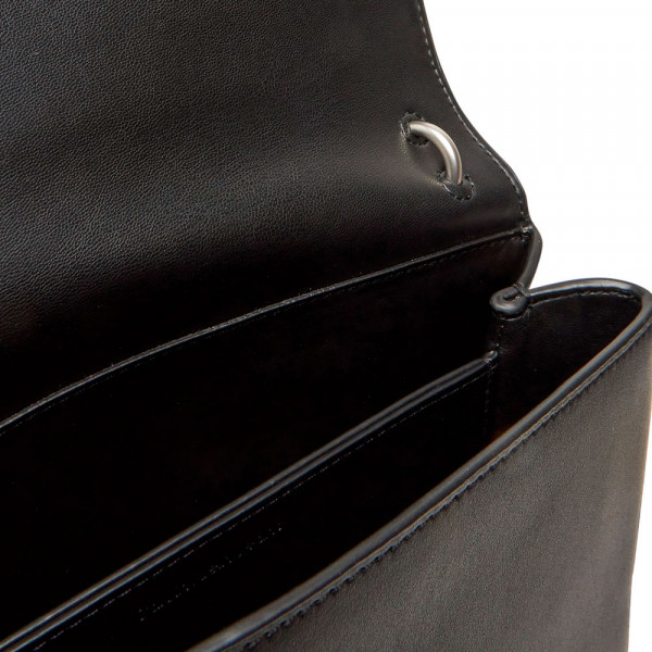 sac-a-chaine-a-rabat-sculpte